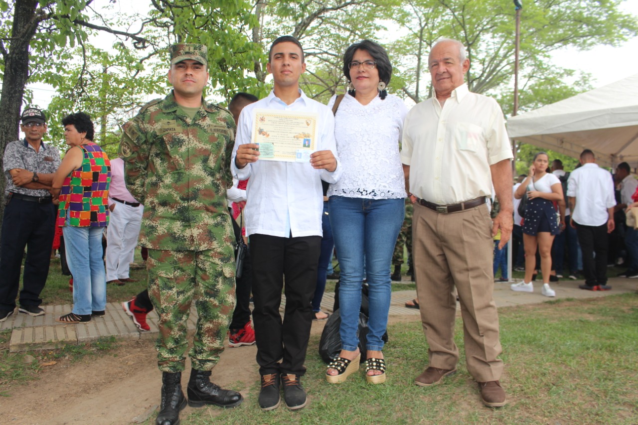 Mayor Leonardo Zapata, Carlos Arturo Pedroza Bustamante, Luz Mila Bustamante y Carlos Pedroza.